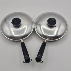 Vintage 1950's Brillium Mini Frying Pan Salt & Pepper Shakers 4 1/2" 