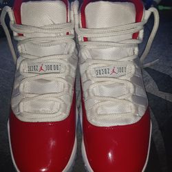 Jordan 11s Cherry (Size 9)