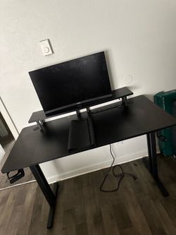 Game desk an monitor