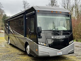 2015 Winnebago Forza 38R Diesel Pusher  49K Miles For sale is a well-maintained 2015 Winnebago Forza 38R on a Freightliner chassis w