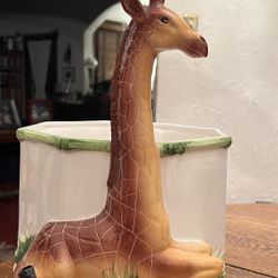 Gump's Giraffe pottery 8.25” Opening