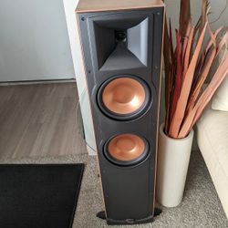 KLIPSCH RF-35 Pair Floor Left & Right Speakers. Sound Look Great