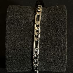 New stainless steel figaro bracelet