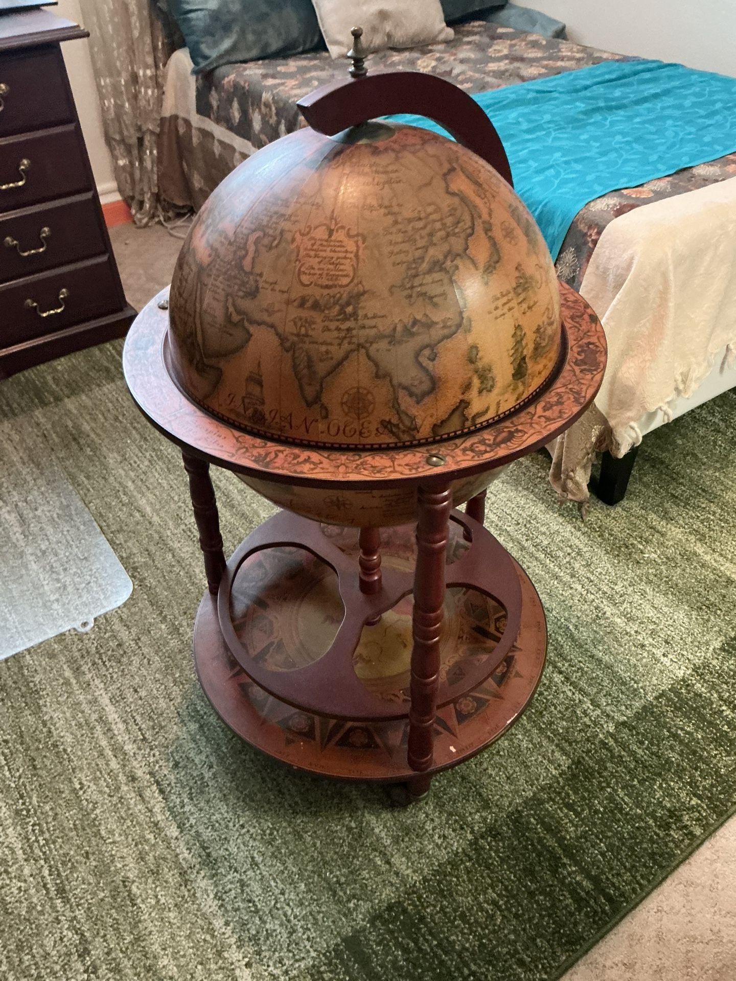 Wine / Drink GLOBE BAR