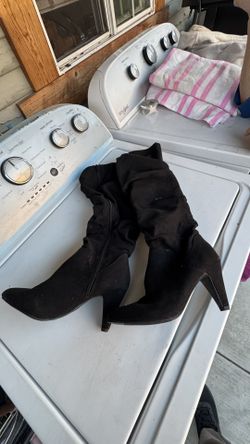 Nice Woman’s Boots Size 7