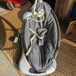 MamaRoo 4 Motion Infant Seat - Dark Grey