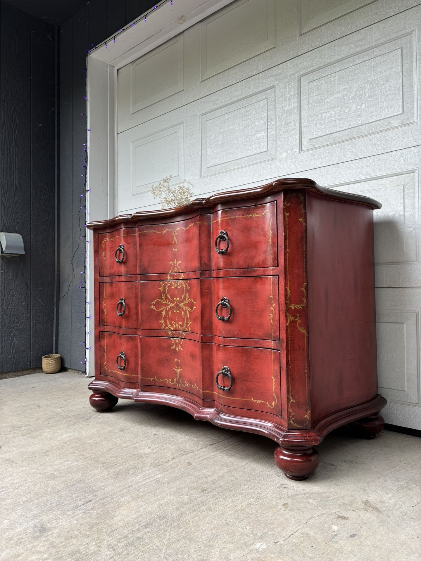 Brick Red Painted Liz Claiborne Serpentine 3-Drawer Dresser •FREE DELIVERY•