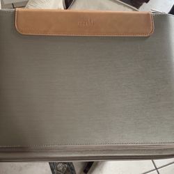 Moshi Laptop/iPad Travel Case