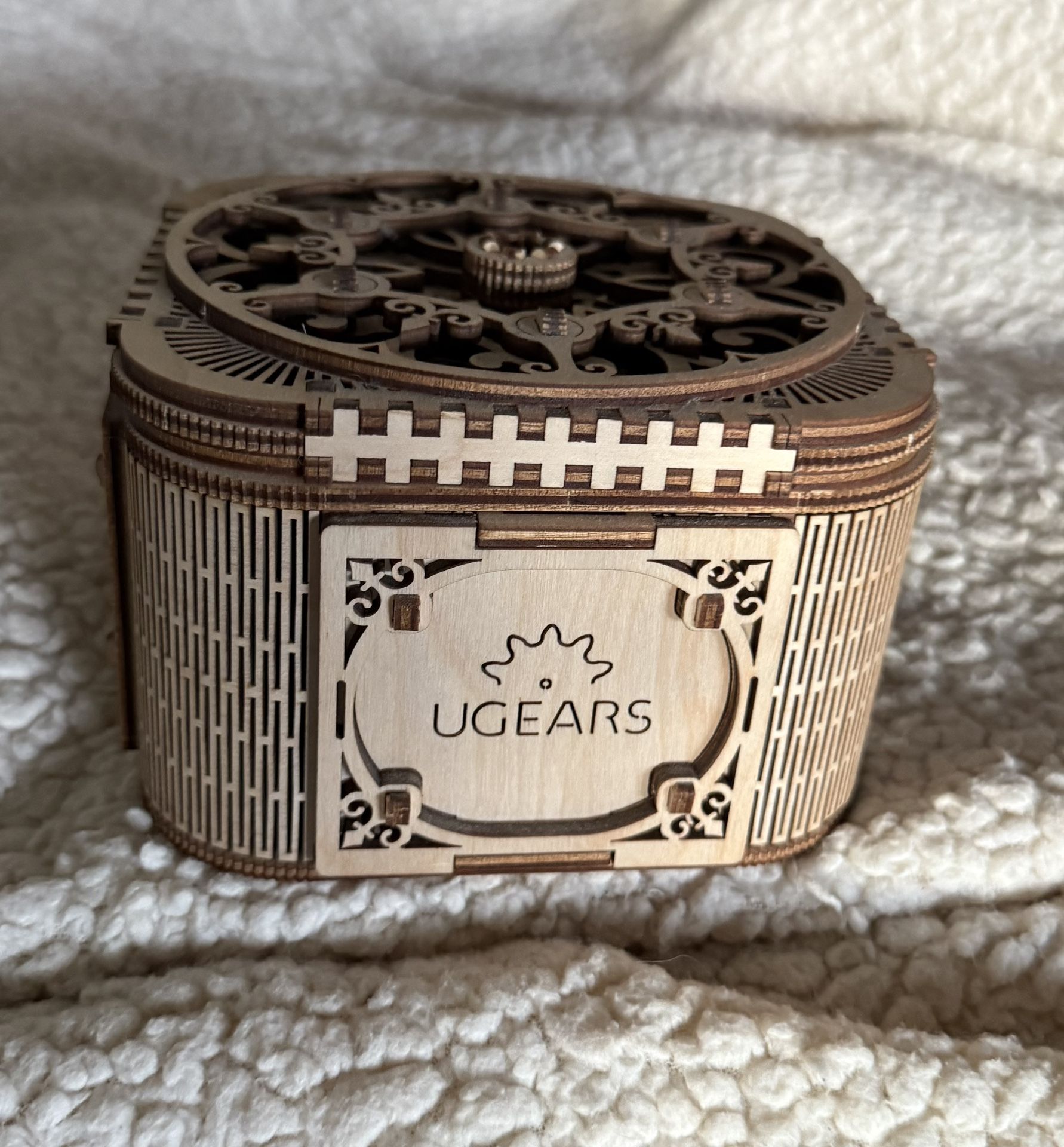 UGEARS Wooden Mechanical Box