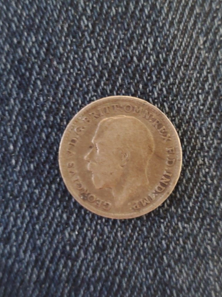 1917 Great Britian Three Pence Silver Coin!