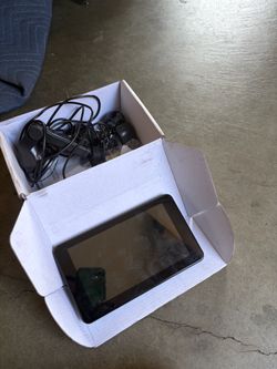 Portable wireless car stereo
