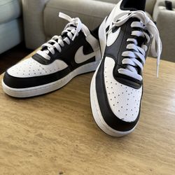 Nike men’s shoes size 9.5