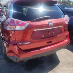 2015 NISSAN ROGUE