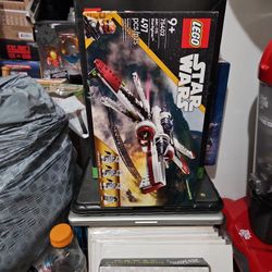 LEGO Harry Potter Hogwarts Castle & Wildflower Bouquet & LEGO Star Wars Starfighter Spaceship 