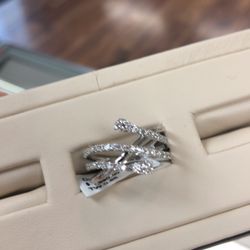 14k White Gold Diamond Ring 