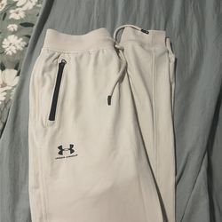 Loose Under Armour Off-White Sweatpants