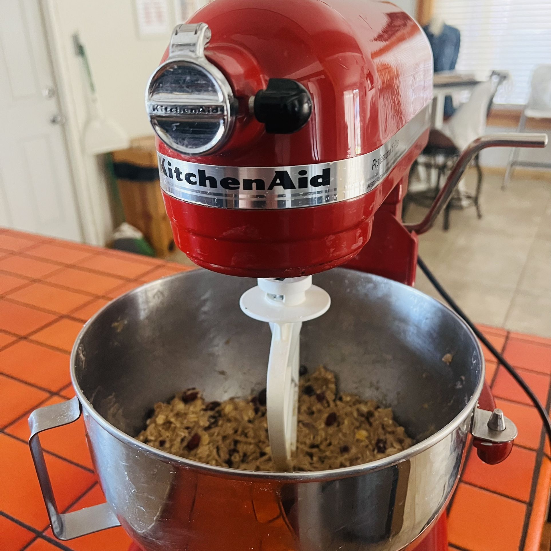 RED-Kitchen Aid Professional 5 Plus Mixer-gentle Use