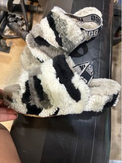 Ugg $20