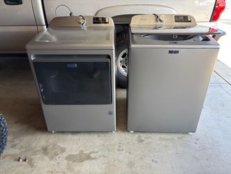 Maytag washer & dryer set like new