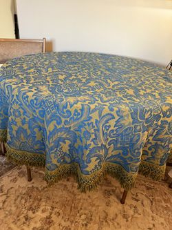 Vintage Table Cloth Approx 70” Round