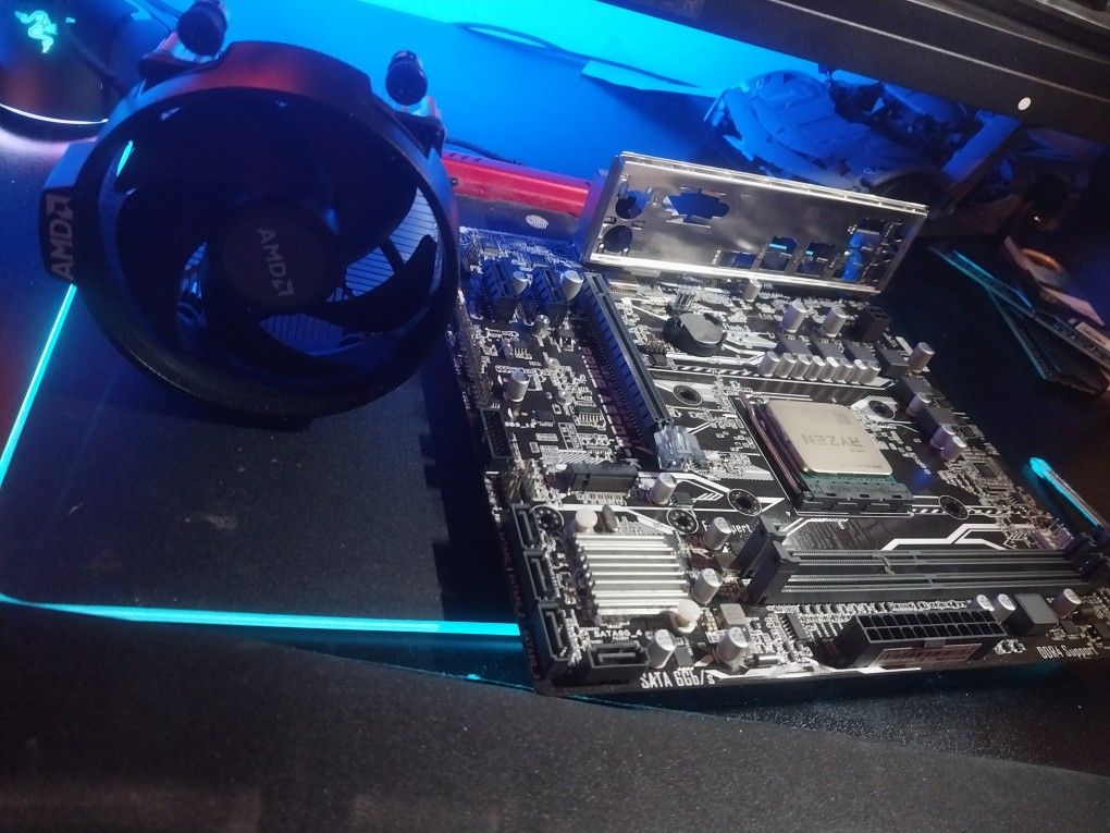 Amd Ryzen 3 3200 with Motherboard and Heatsink