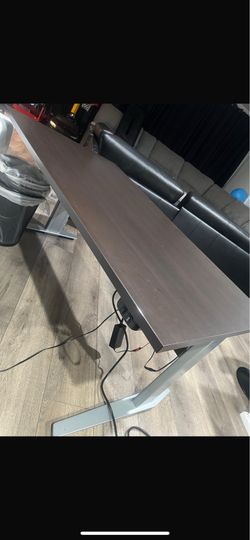 Electric desk