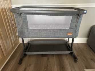 AMKE Baby Bassinet Portable Bedside Sleeper