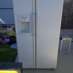 GE Refrigerator