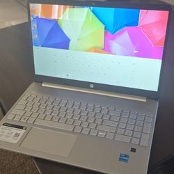 2023 HP 15-dy touchscreen Windows 11 laptop/ 10th gen Core i3/256 M.2 ssd/8gb ram/Bt/wifi/3.7lbs!!
