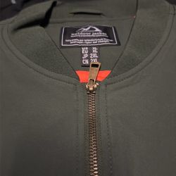 Bomber jacket brand new xl color green and orange 