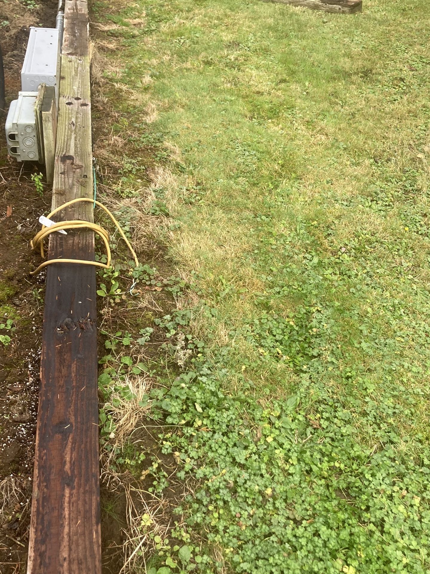 ELECTRIC POST
