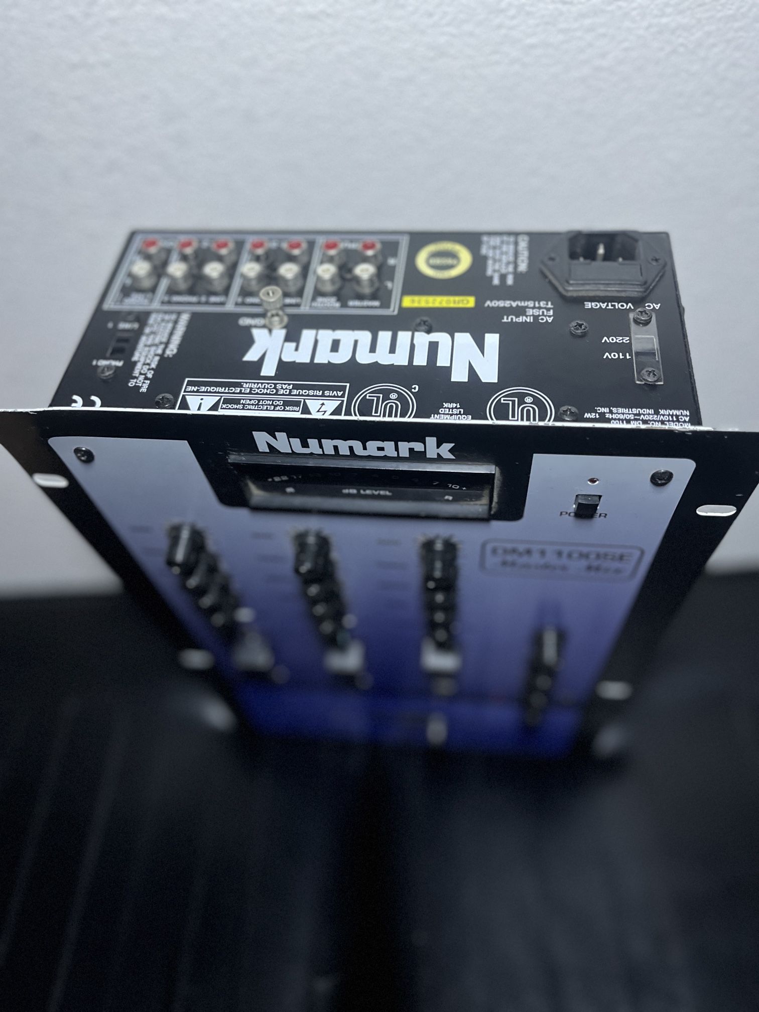 Numark Mixer DM1100SE
