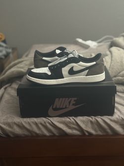 Jordan 1 Low Mocha
