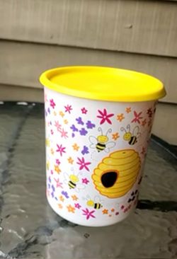 Bote Tupperware mexicano 2 litros