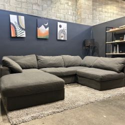 Gorgeous 5 Piece Modular Sofa Set - Delivery Available!