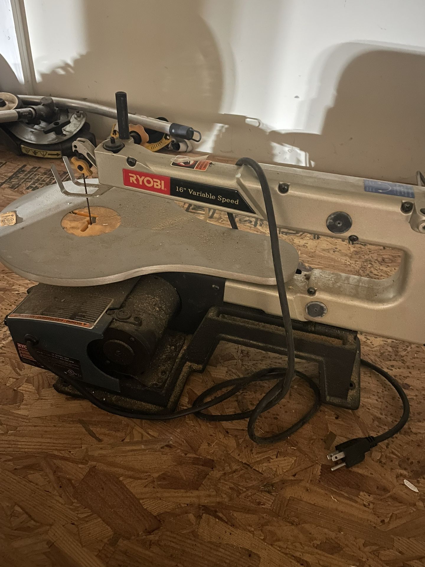 Ryobi 16” Scroll Saw