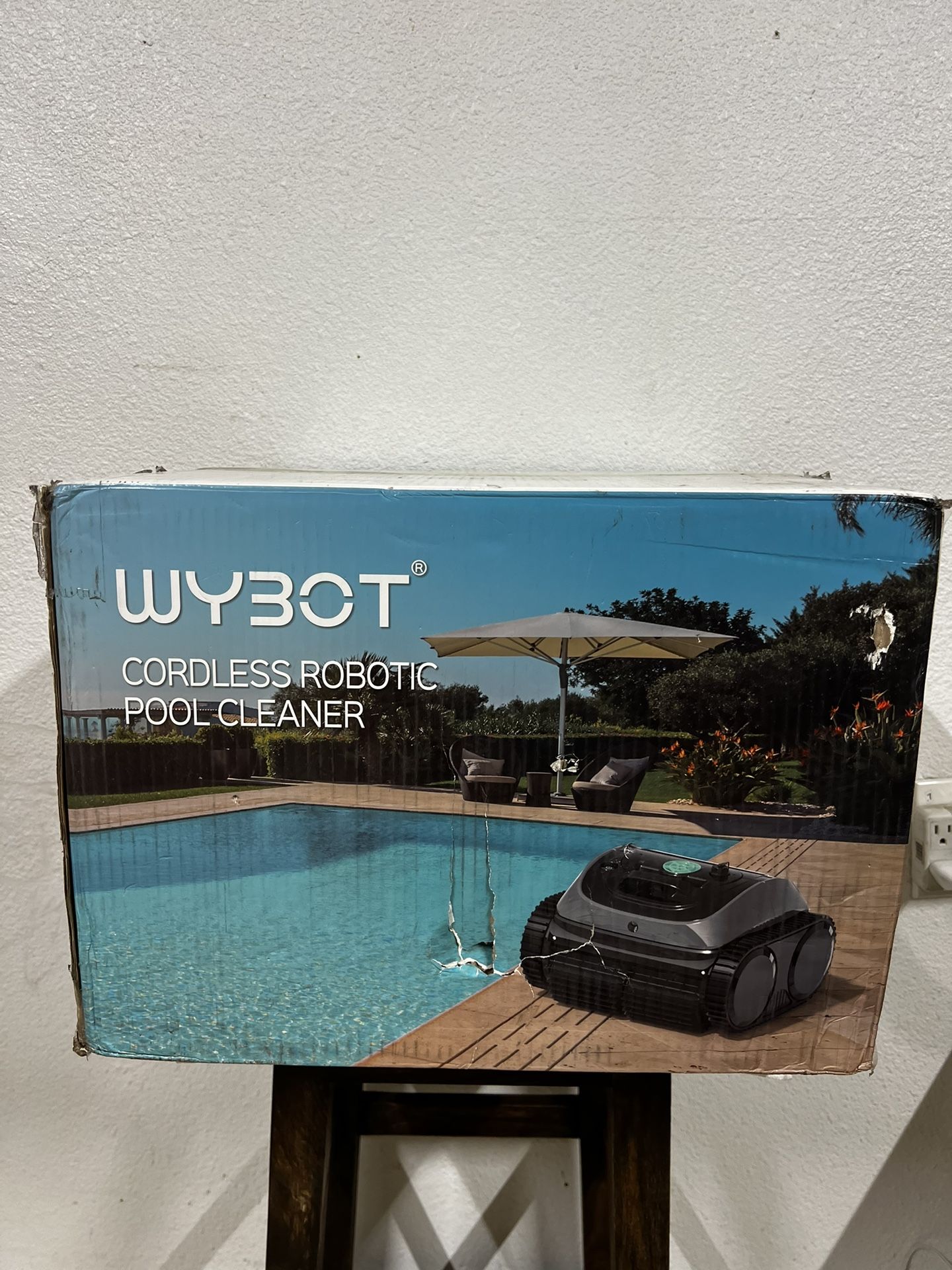 Brand New Cordless Robotic Pool Cleaner