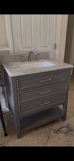 31” vanity