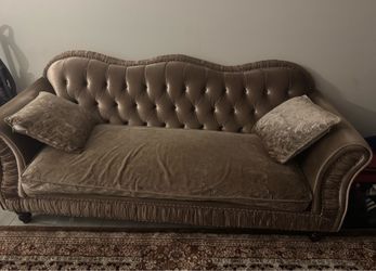 Couch gold color
