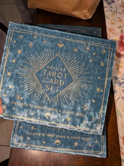 LA Muci Design Deluxe Tarot Card Set - 78 Cards & Tarot Guide