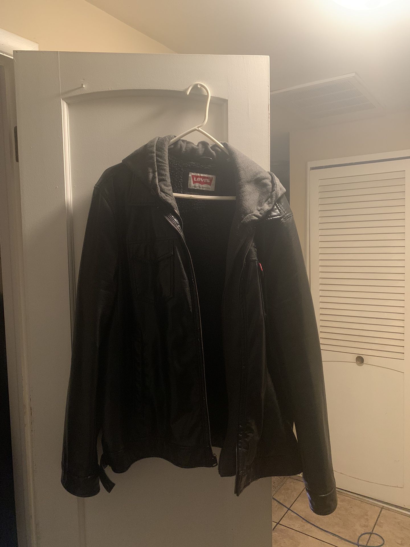 Levi’s Leather Jacket XL 