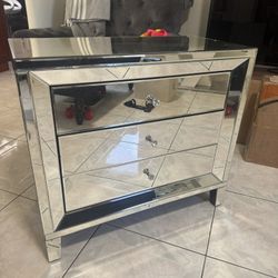 WIDE PERFECT NIGHTSTAND!! $100 Needs To Go Now City Furniture 