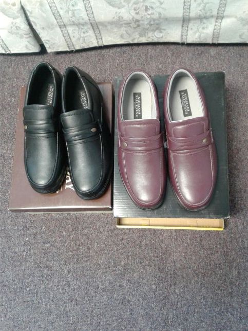 2 Pair Executive Division Mens Shoes 10 1/2