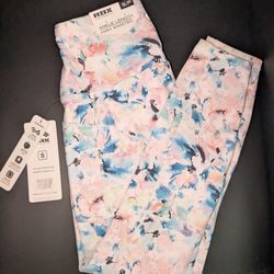 NEVER USED.  Women's Ankle Length High Waisted Workout Pants Size Small with Pockets 