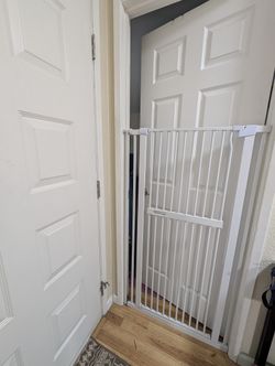 CAT/DOG SAFETY GATE