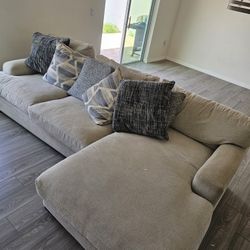 Full SECTIONAL SOFA