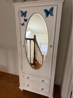 Madelyn White Wardrobe with Drawer