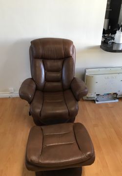 Leather chair w/ ottoman
