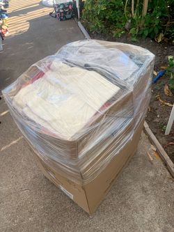 Caja De Ropa Mixta Para Hombre Y Mujer, Niños/Niñas, Y Bebes.