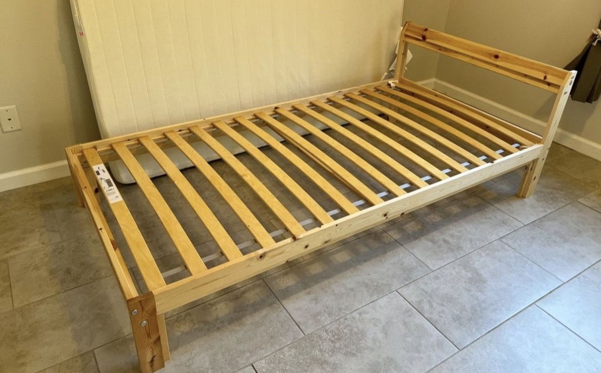 IKEA Twin LURÖY bed frame